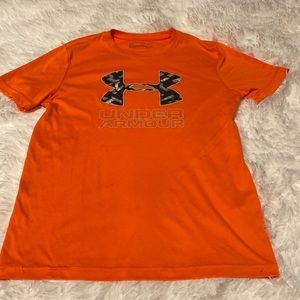Boys under armor shirt size M. Smoke free home